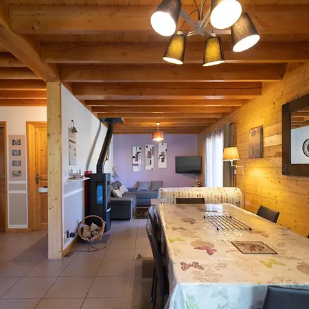 Holiday home Edliane Font-Romeu-Odeillo-Via